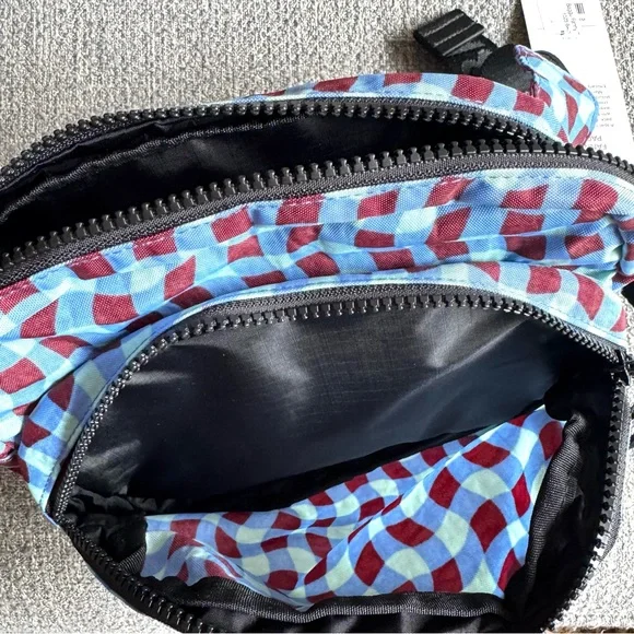 Baggu Wavy Gingham Blue Fanny Pack New - Picture 10 of 10